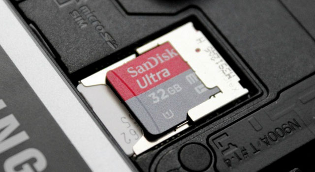 Comment installer une carte mémoire SD dans ton smartphone Samsung